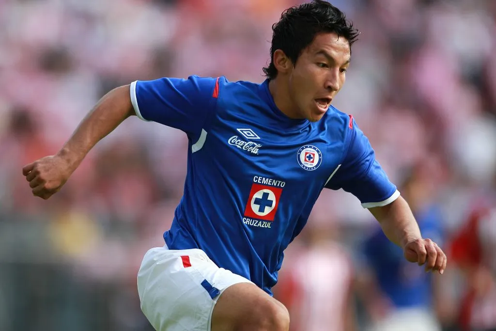 César Villaluz en un partido con Cruz Azul (Jam)