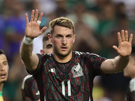 Todos contra Chicharito y viene Santi y dice esto...