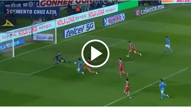 Lolo Faravelli marcó el tercero de Cruz Azul ante Necaxa.
