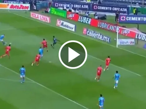 Rodolfo Rotondi y su golazo para anotar el segundo sobre el Necaxa