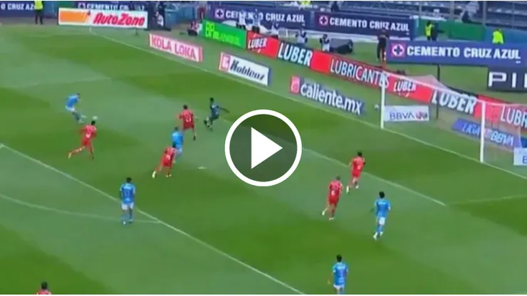 Rodolfo Rotondi y su golazo para anotar el segundo sobre el Necaxa