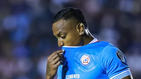 El defensor colombiano ofreció una entrevista a WDeportes y analizó el presente y pasado reciente de los cementeros.