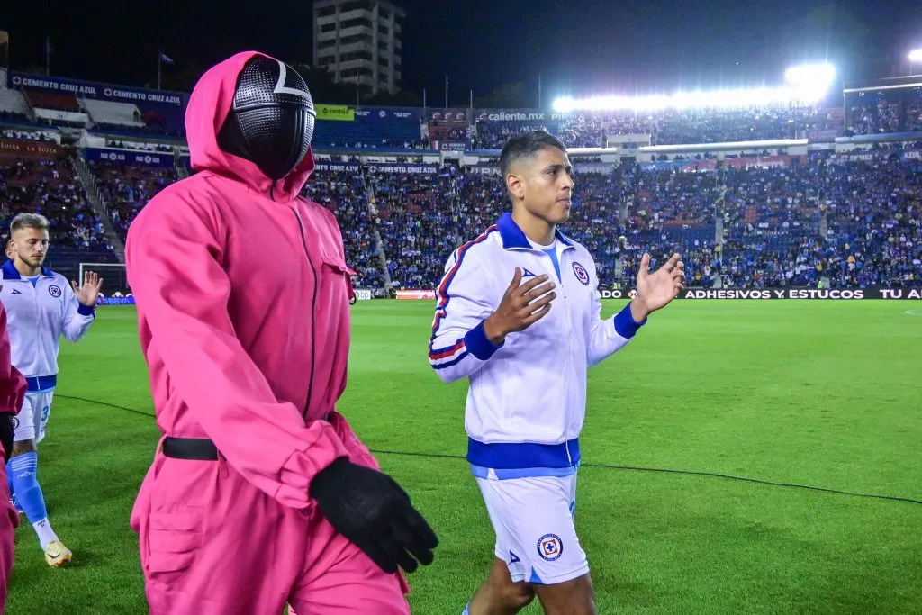 El Juego del Calamar, presente en Cruz Azul vs. Xolos de Tijuana. (Imago 7)