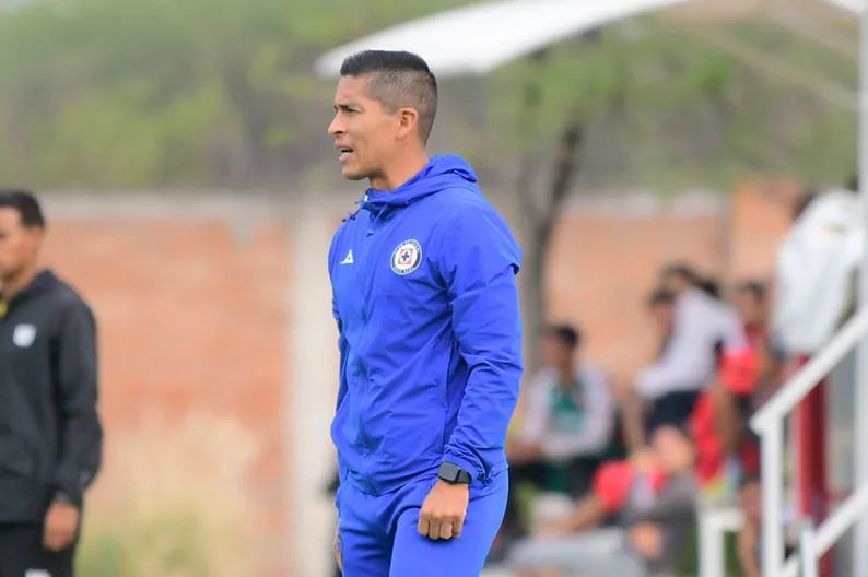 Cortés forma a los nuevos talentos de Cruz Azul (IMAGO7).