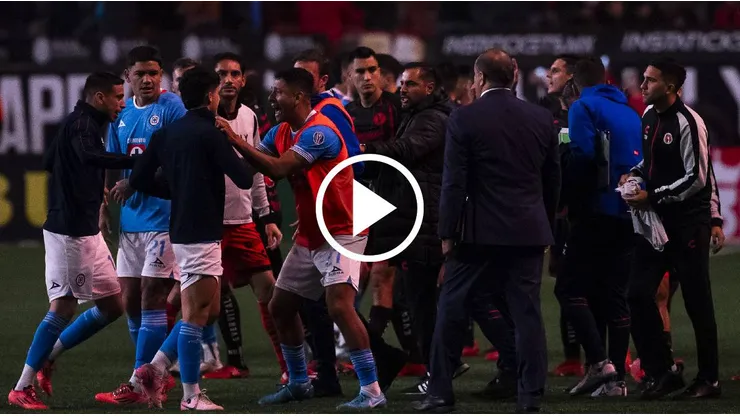 Mucha tensión en Cruz Azul tras el pitazo final.
