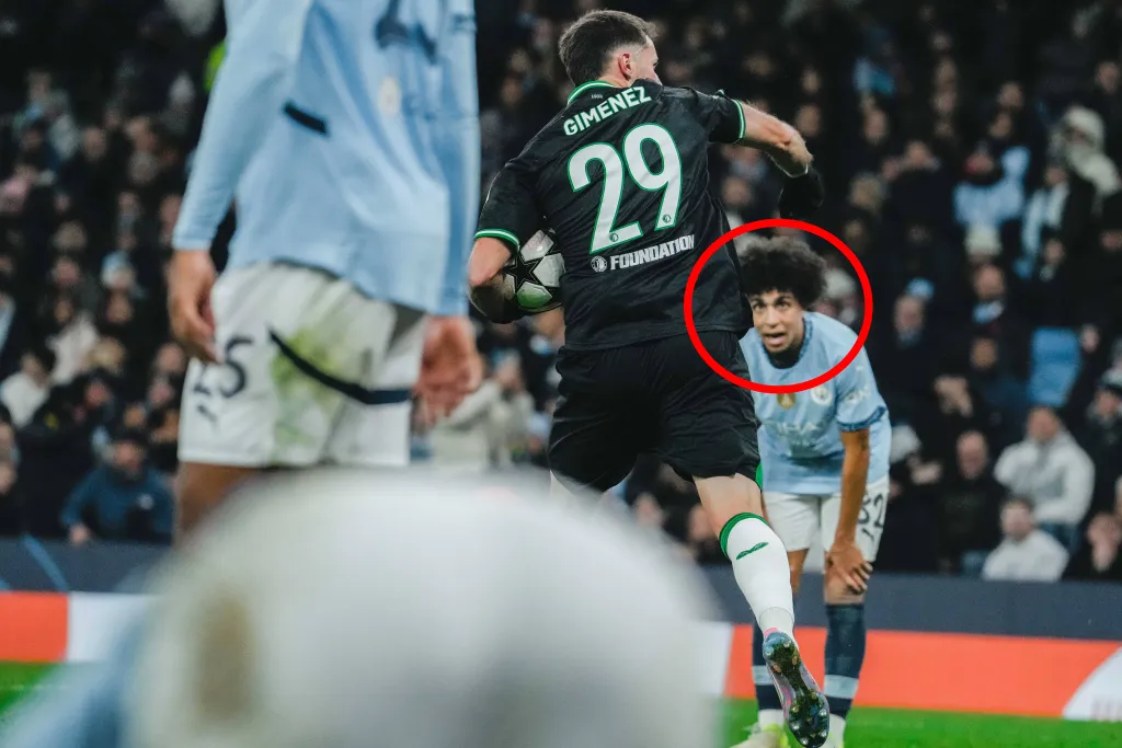 La cara de Rico Lewis en el gol de Giménez (Imago)