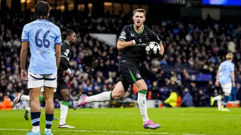 El heroíco gol de Santi Giménez contra el Manchester City en Champions League