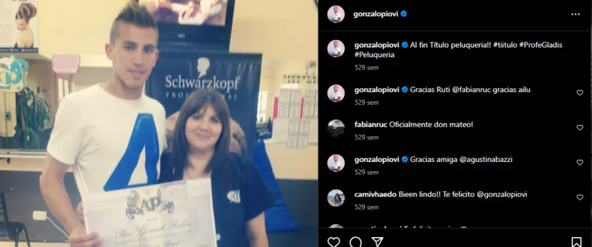 Piovi luce orgulloso su título de peluquería (Gonzalopiovi).
