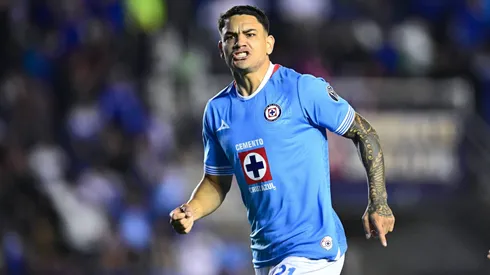 El Toro Fernández mantiene en vilo a todo Cruz Azul.