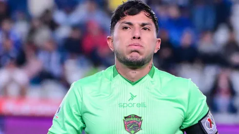 Carlos Salcedo fue furor en las redes sociales.