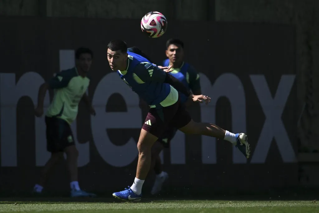 Erik Lira en la selección (Imago 7)