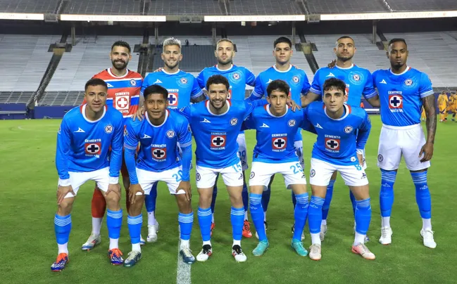 La alineación de Cruz Azul en el amistoso ante Tigres. (@CruzAzul)
