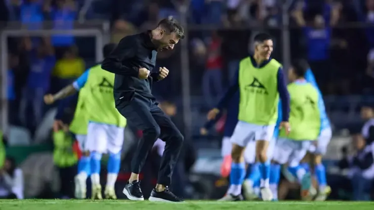 Anselmi festejó alocadamente el gol de Sepúlveda.