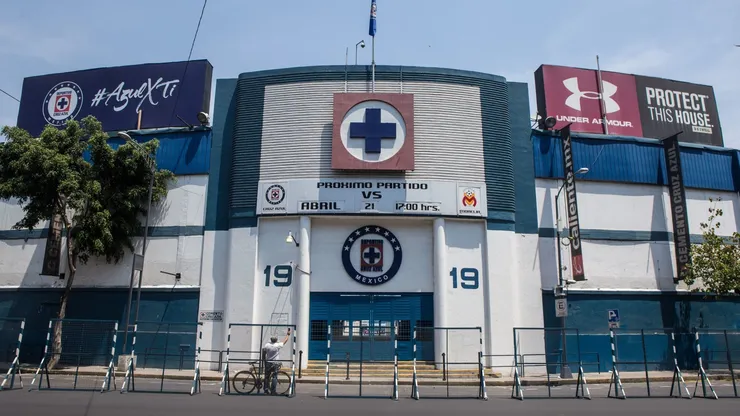 Ex goleador de Cruz Azul fue hospitalizado.