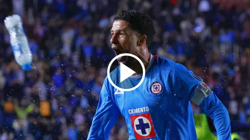 El capitán de los cementeros fueron uno de los elementos más efusivos tras el gol de Ángel Sepúlveda en el descuento.