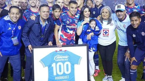 El reconocimiento de Velázquez para Charly Rodríguez.