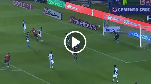 Otro gol del Cuate Sepulveda: ahora vs. Santos Laguna.