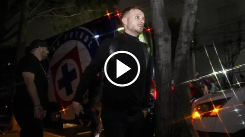 Martín Anselmi fue aclamado por la afición de Cruz Azul.