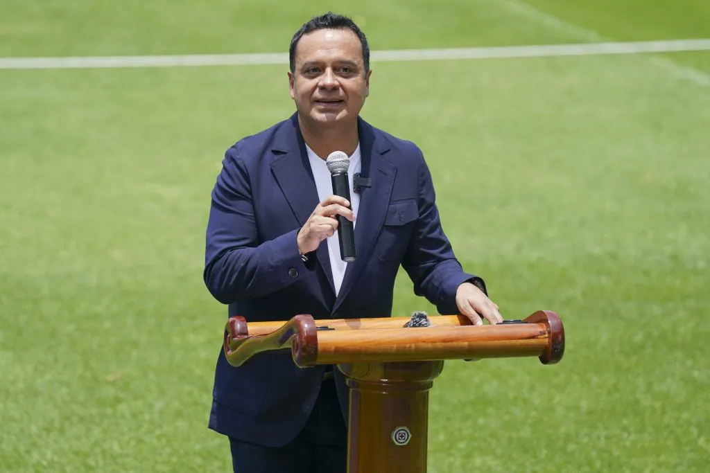 Victor Velázquez en una presentación (Imago 7)