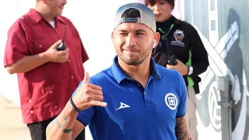 Juan Escobar todavía le pertenece a Cruz Azul.