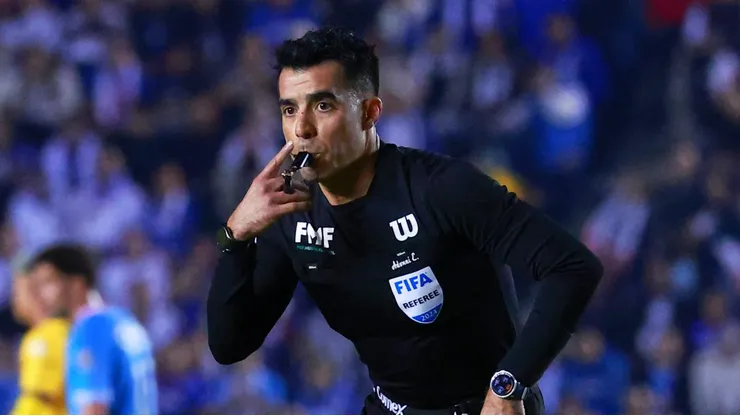Adonai Escobedo expulsó al jugador de Cruz Azul tras el partido.