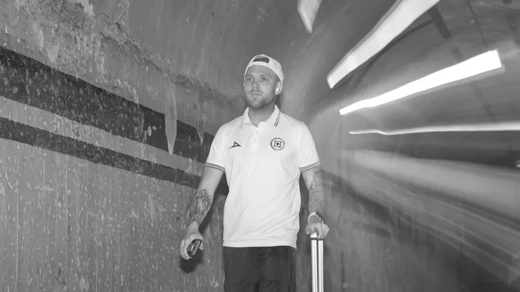 El mediocampista argentino fue uno de los más afectados tras la caída contra el América. Dos de sus fallos terminaron en goles.
