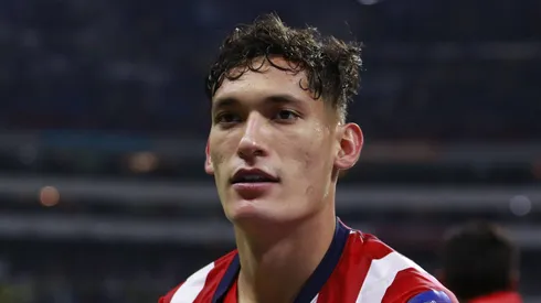 El defensor mexicano se convierte en la primera incorporación de los cementeros de cara al próximo Clausura 2025.