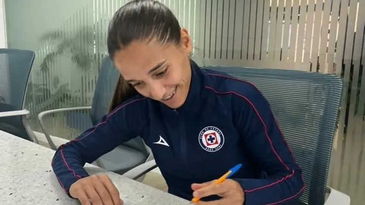 Solange Lemos ya firmó su contrato con Cruz Azul Femenil