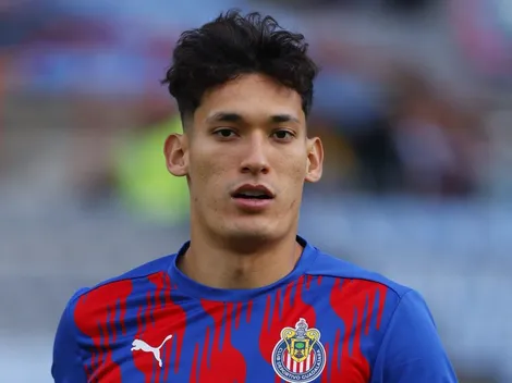 ¿Fichaje en riesgo? La plática que mantuvo Chiquete con el DT de Chivas