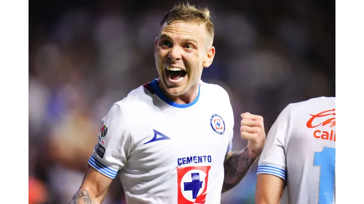 Rotondi sigue acaaprando la atención en Cruz Azul.