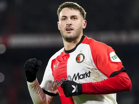 Santi Giménez arrasa: los números que registra en sus primeros 100 partidos en Europa