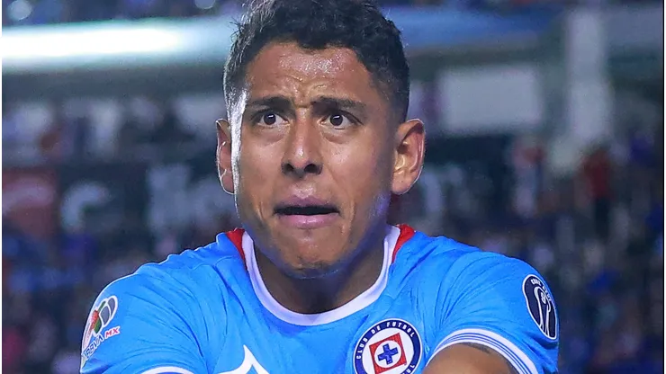 Luis Romo no quiere salir de Cruz Azul.