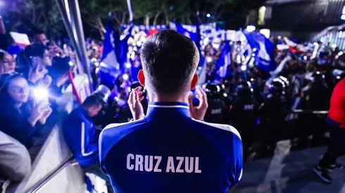 La afición reafirmó su apoyo a Martín Anselmi en Cruz Azul.