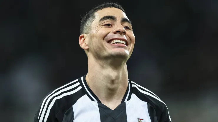 Almirón vuelve a ser vinculado con Cruz Azul.