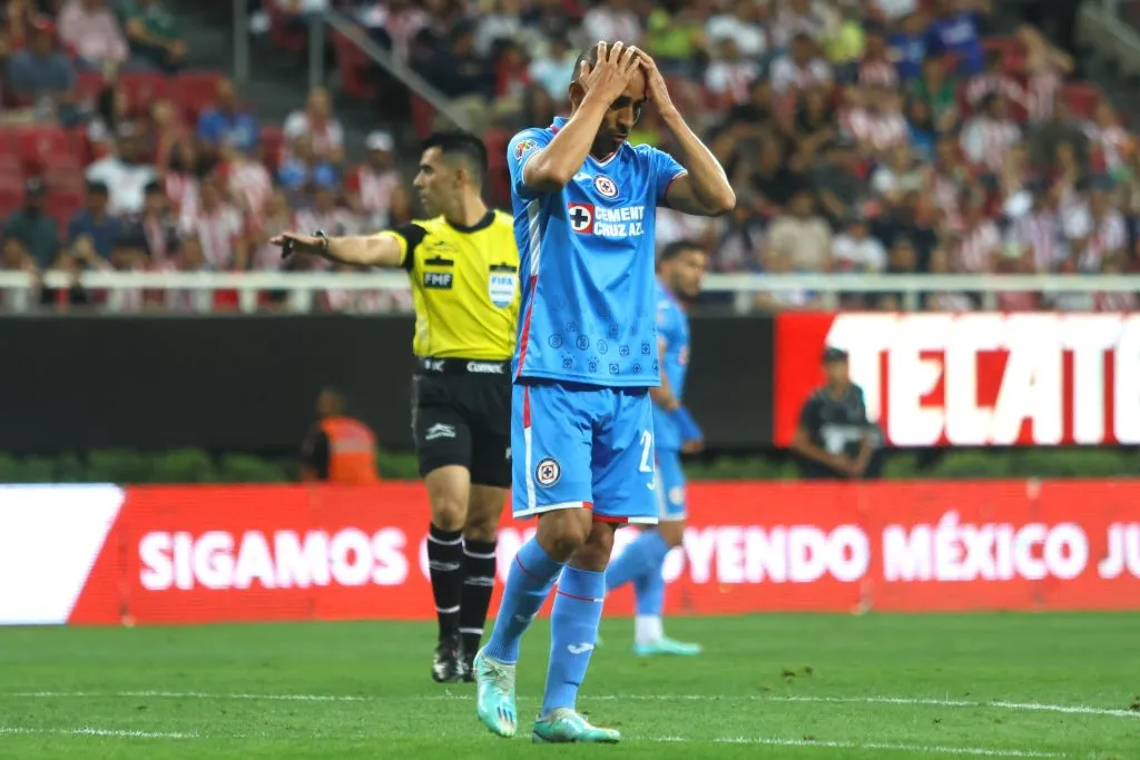 Rafa Baca, en lamento durante el Clausura 2023, su último torneo con Cruz Azul. (Imago 7)