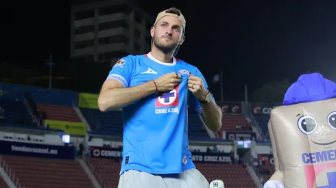 Santi Giménez sacó pecho tras la goleada de Cruz Azul.