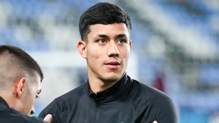 Omar Campos ya es jugador de Cruz Azul.