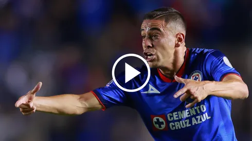 El futbolista uruguayo reportó este jueves para el inicio de la pretemporada a pesar de que su salida es un secreto a voces.