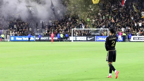 El lateral mexicano ya incluso posó con el uniforme de los cementeros pero sigue sin ser anunciado como refuerzo en este mercado de pases.