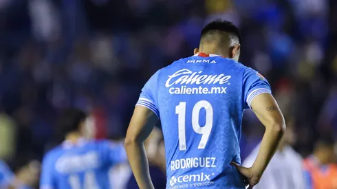 El mediocampista mexicano ya tiene una propuesta de renovación en la mesa y sigue sin firmarla. Su contrato expira este año.