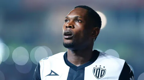 El delantero colombiano no cuenta para Cruz Azul pero su futuro sigue estando en el aire a pocos días del inicio del nuevo torneo.