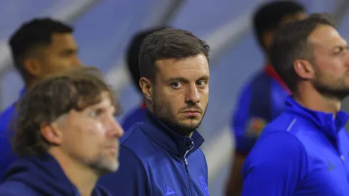 El entrenador argentino está ejerciendo su autoridad y también querría la salida de Rodolfo Rotondi de la institución cementera.