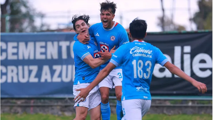 Luis Gutiérrez firmó el gol de último para el triunfo de Cruz Azul.