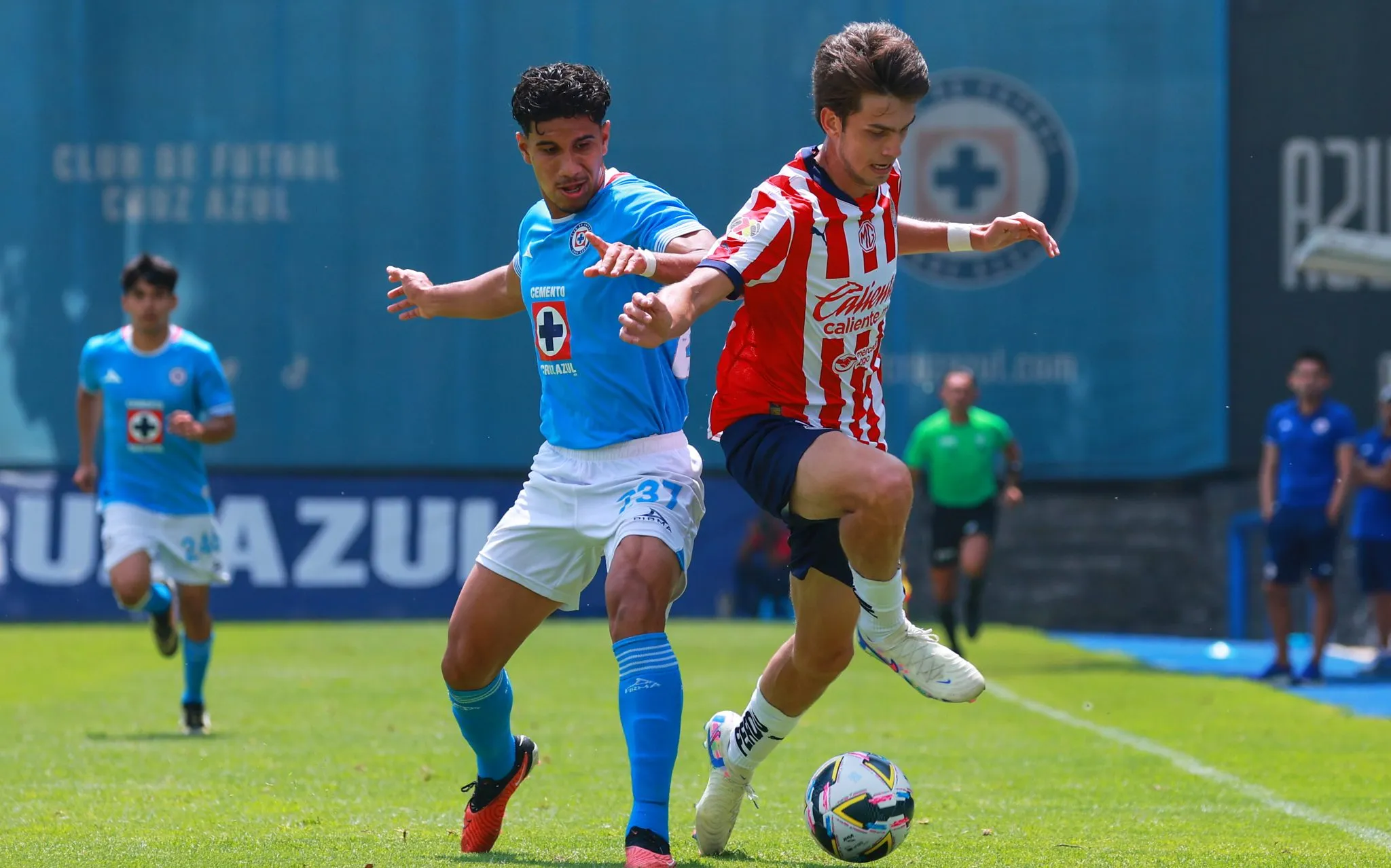 Rogelio Esparza, joya de la Sub 19 convocado por Anselmi. (Imago 7)