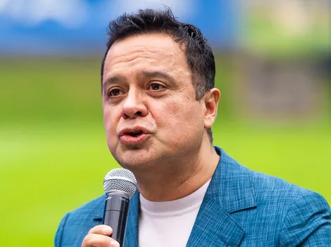 Víctor Velázquez ilusionó con el tema refuerzos: "Vienen..."