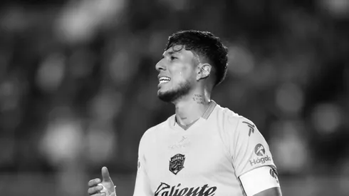 El defensor mexicano se lesionó en su primer entrenamiento con Rayados y se perderá todo el Clausura 2025.