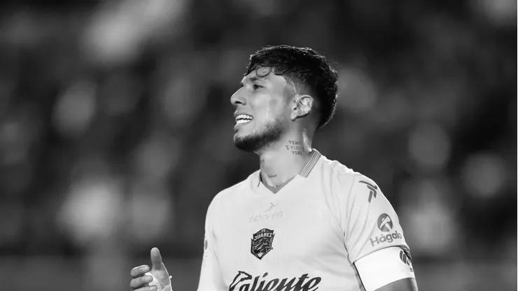 El defensor mexicano se lesionó en su primer entrenamiento con Rayados y se perderá todo el Clausura 2025.