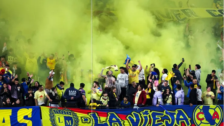 Aficionados azulcrema se mofaron del jugador de Cruz Azul por los dos penales cometidos en los últimos torneos.
