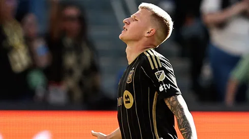 Bogusz tardaría en debutar con Cruz Azul.