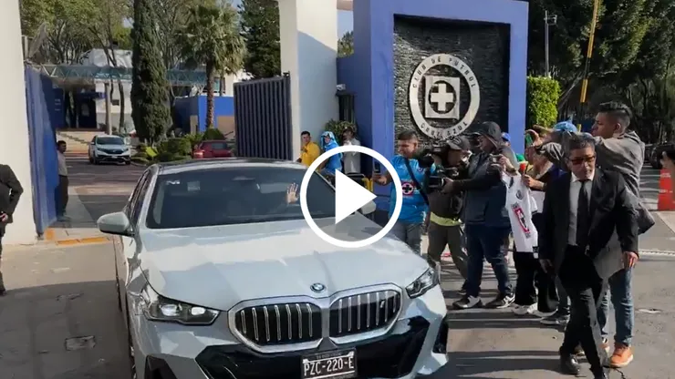 El entrenador argentino se encerró por varias horas en su despacho en las instalaciones de La Noria.